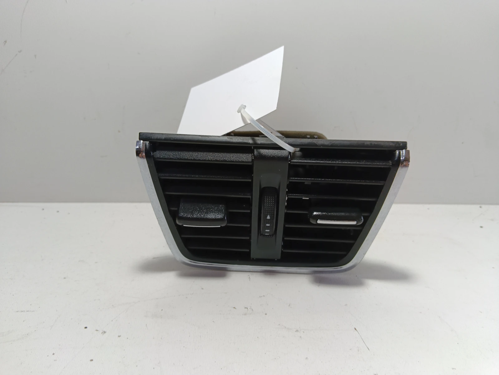 духалка задна 5E0819203A Skoda Octavia