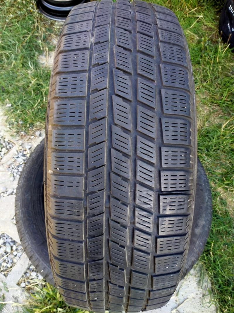 Гуми Зимни 195/60R16, снимка 1 - Гуми и джанти - 34043852