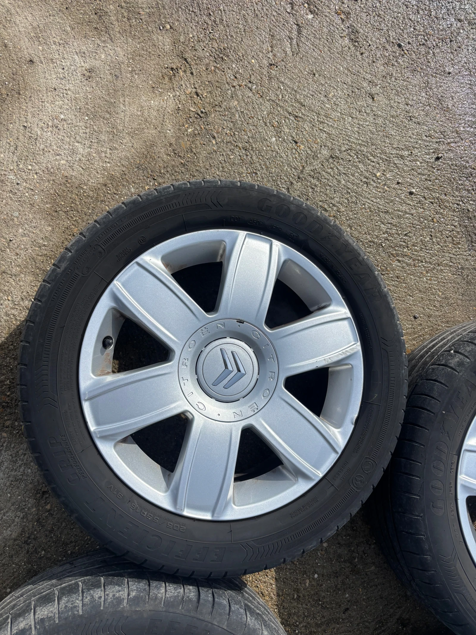 Гуми с джанти Goodyear 205/55R16, снимка 2 - Гуми и джанти - 53809682