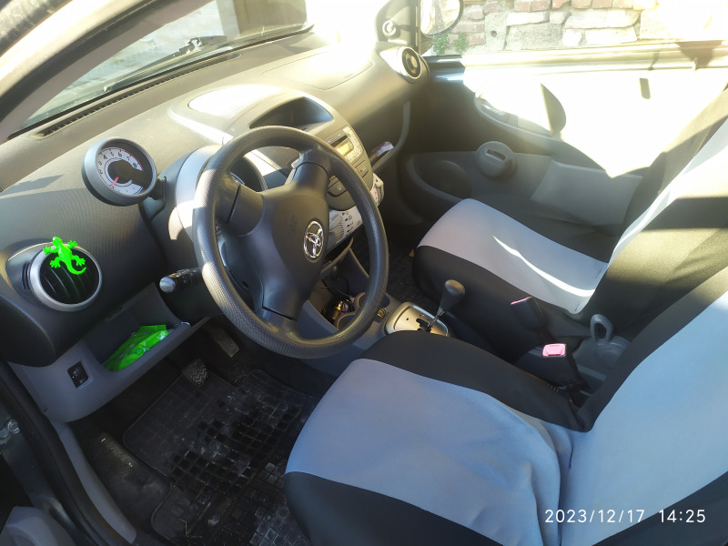 Toyota Aygo, снимка 2 - Автомобили и джипове - 45293999