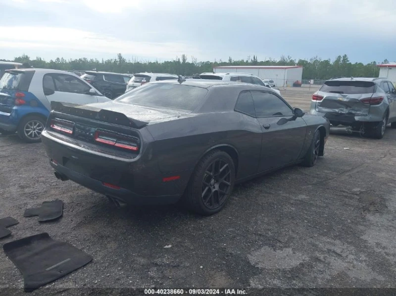 Dodge Challenger 6.4L V-8 , 485HP Rear Wheel Drive, снимка 8 - Автомобили и джипове - 47236371