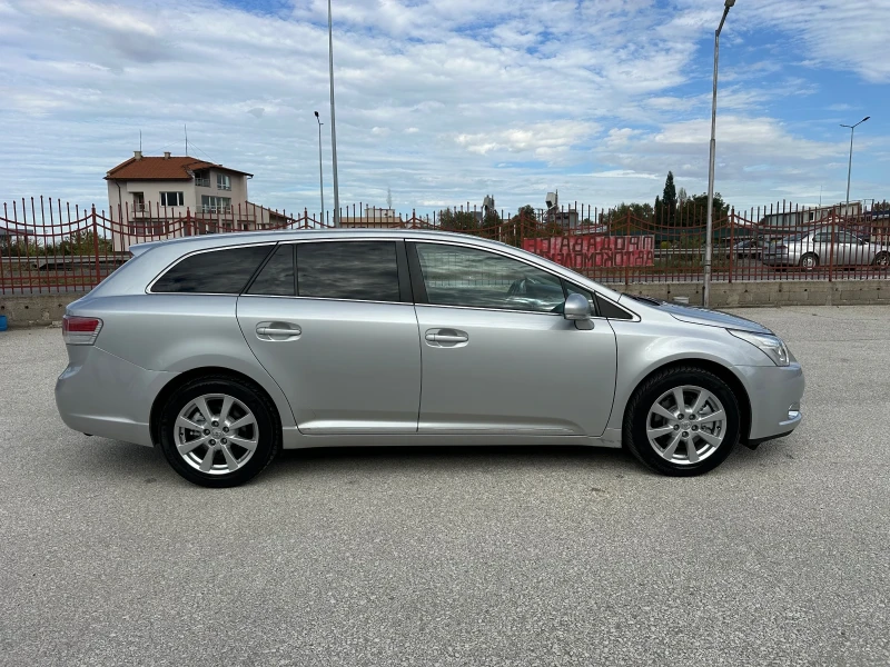 Toyota Avensis 2.2D4d/150кс/KEYLEs GO/EXECUTiVE/Навигация/Подгрев, снимка 7 - Автомобили и джипове - 47995754