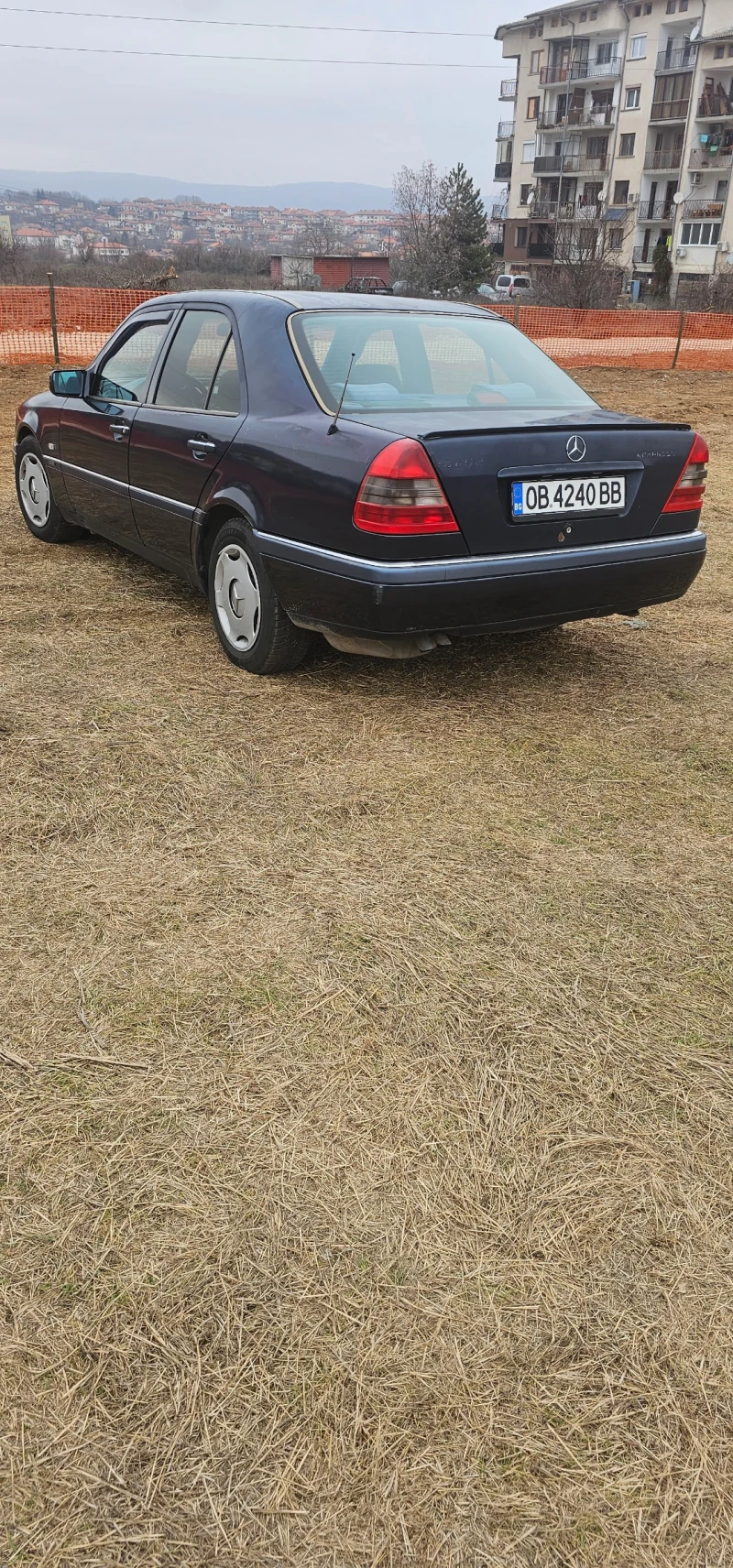 Mercedes-Benz C 200 Kompressor, снимка 4 - Автомобили и джипове - 48929312