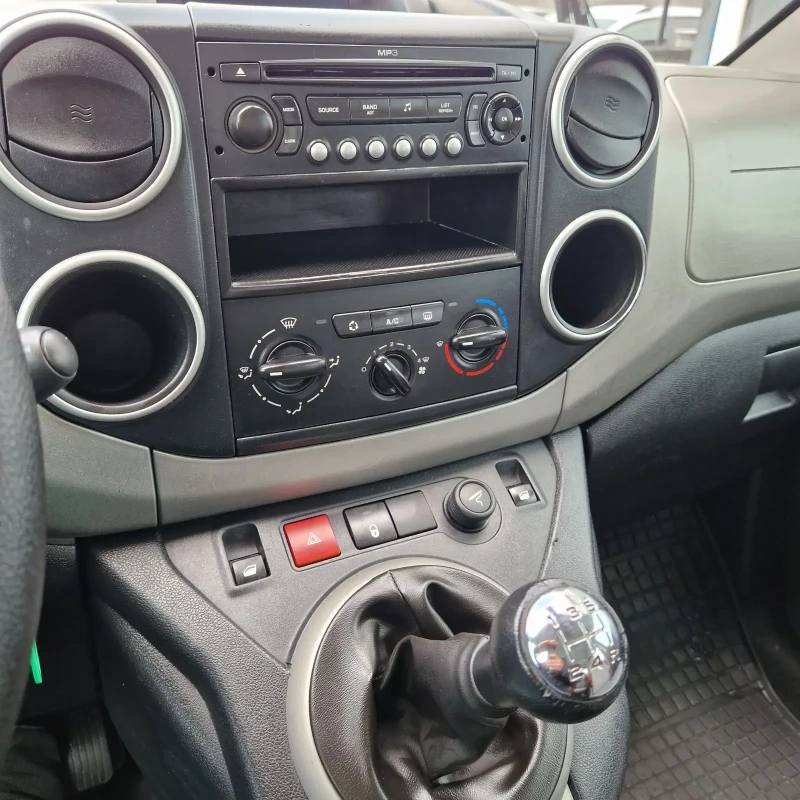 Citroen Berlingo 1.6HDI, снимка 7 - Автомобили и джипове - 49753325