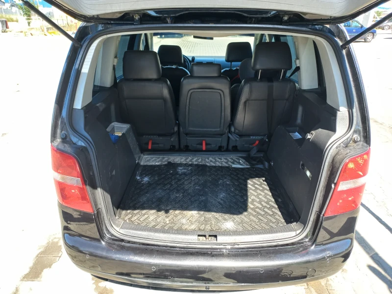 VW Touran 2.0, снимка 5 - Автомобили и джипове - 51449220