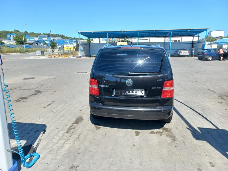 VW Touran 2.0, снимка 2 - Автомобили и джипове - 51449220