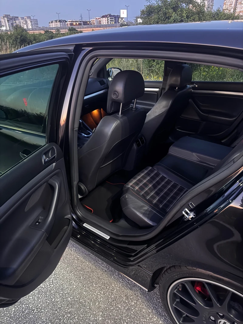 VW Golf Edition 30, снимка 12 - Автомобили и джипове - 52350280