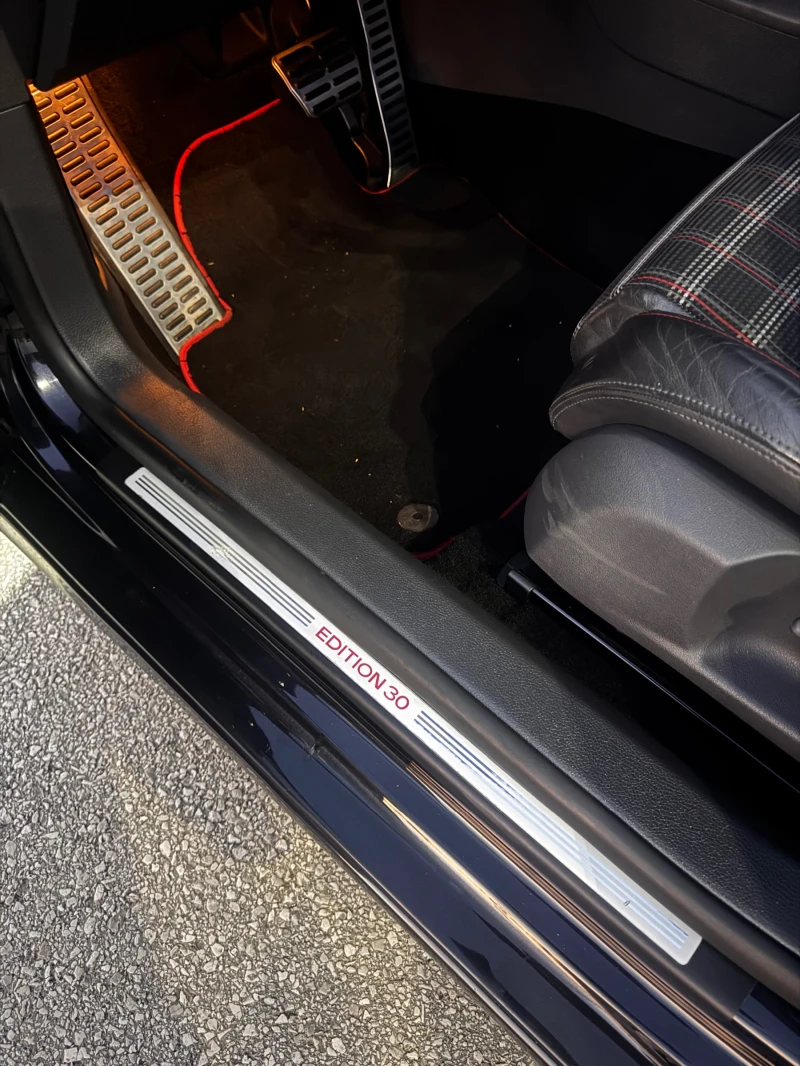 VW Golf Edition 30, снимка 13 - Автомобили и джипове - 52350280