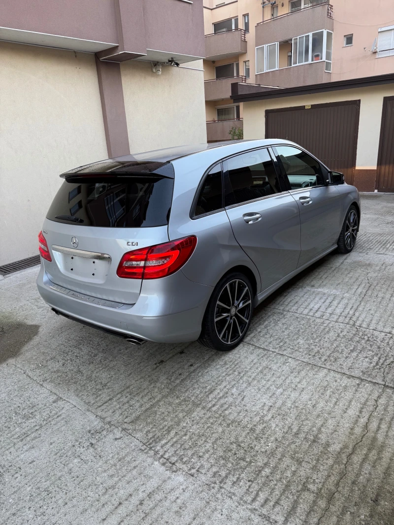 Mercedes-Benz B 220 AVTOMATIK, снимка 4 - Автомобили и джипове - 52393191