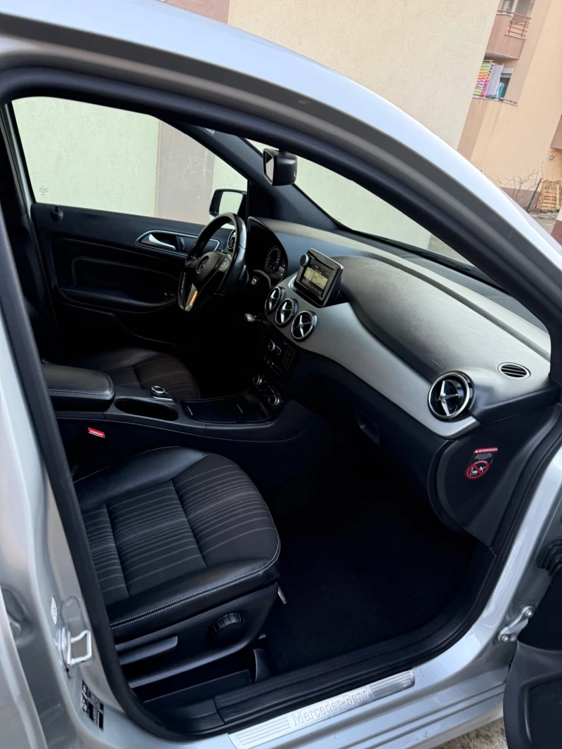 Mercedes-Benz B 220 AVTOMATIK, снимка 12 - Автомобили и джипове - 52393191