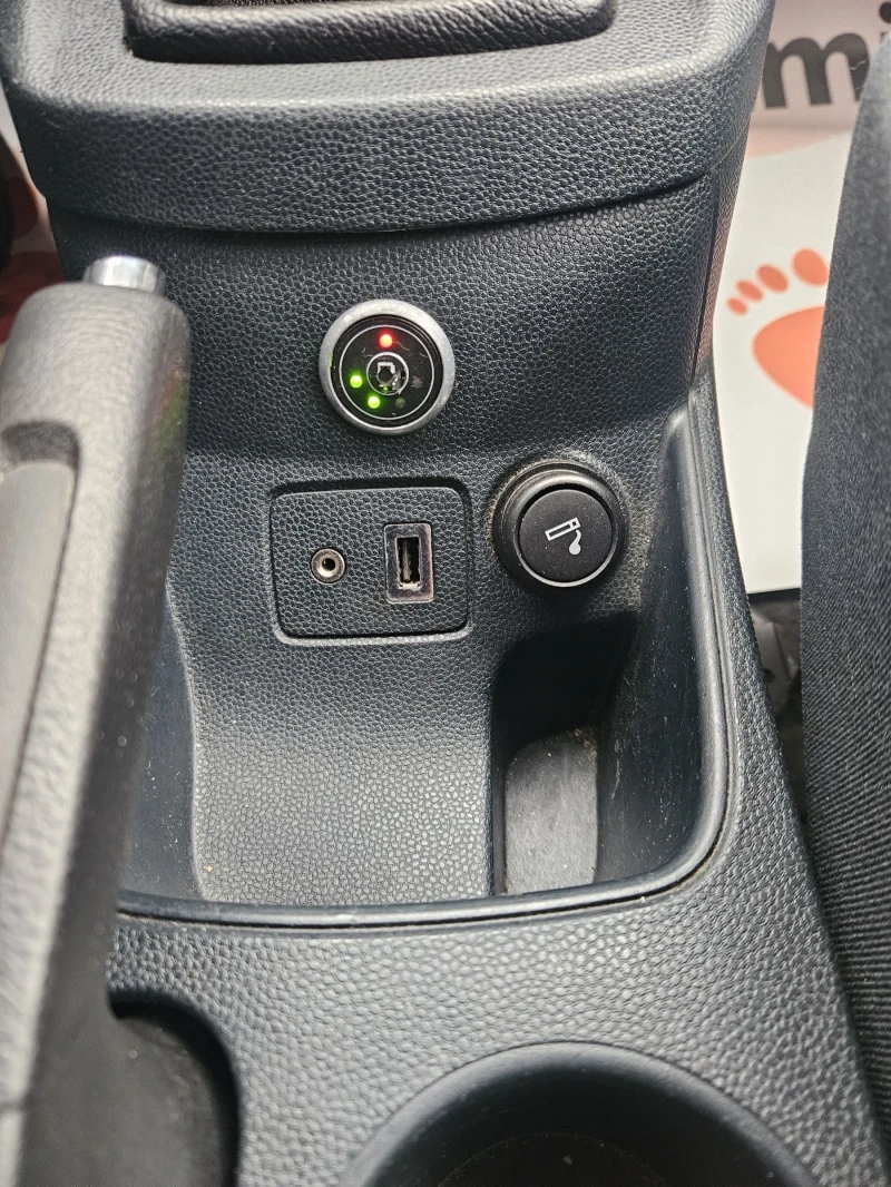 Ford Fiesta 1.4I GAZ+ BENZIN, снимка 14 - Автомобили и джипове - 52550097