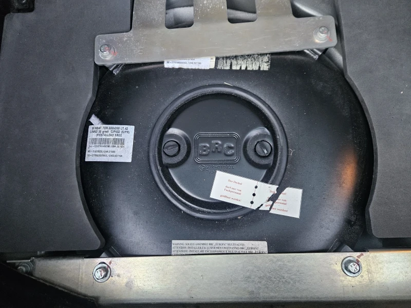 Ford Fiesta 1.4I GAZ+ BENZIN, снимка 13 - Автомобили и джипове - 52550097