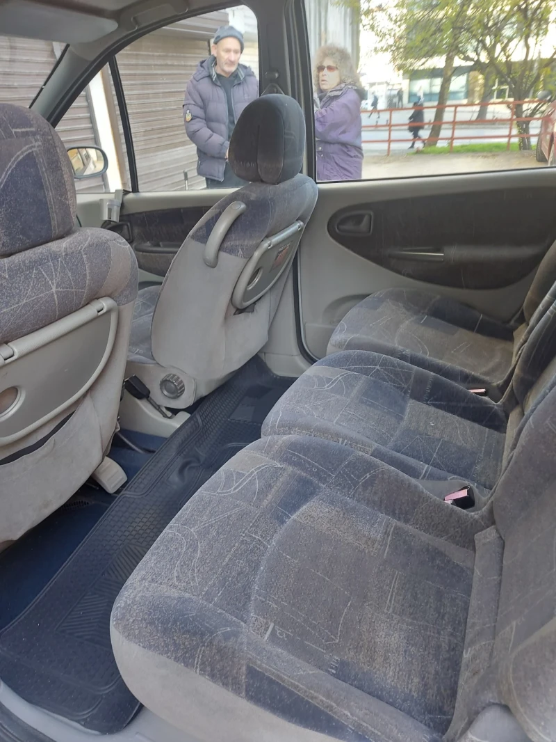 Renault Scenic, снимка 7 - Автомобили и джипове - 52900275