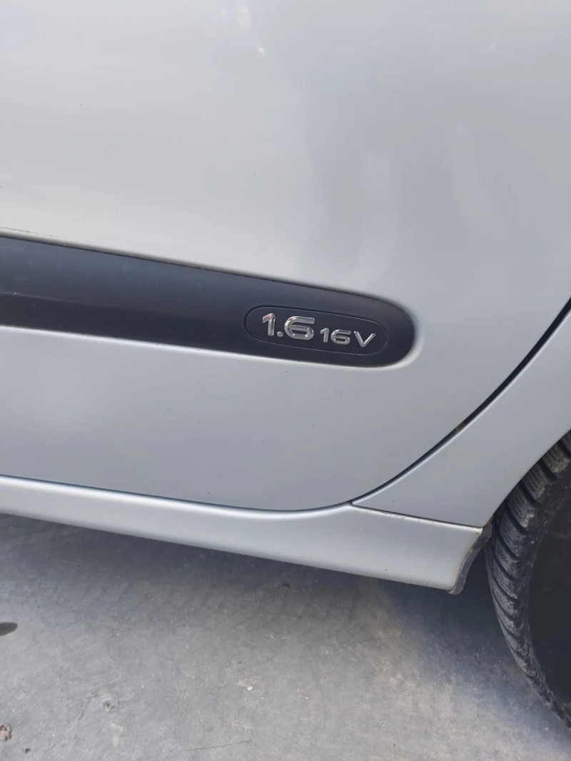 Renault Scenic, снимка 5 - Автомобили и джипове - 52900275