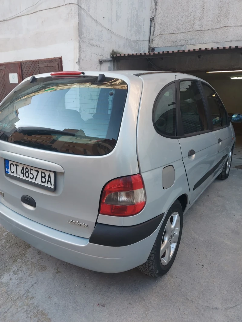 Renault Scenic, снимка 2 - Автомобили и джипове - 52900275