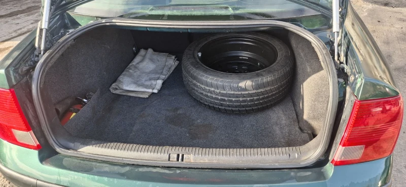 VW Passat, снимка 8 - Автомобили и джипове - 53007188