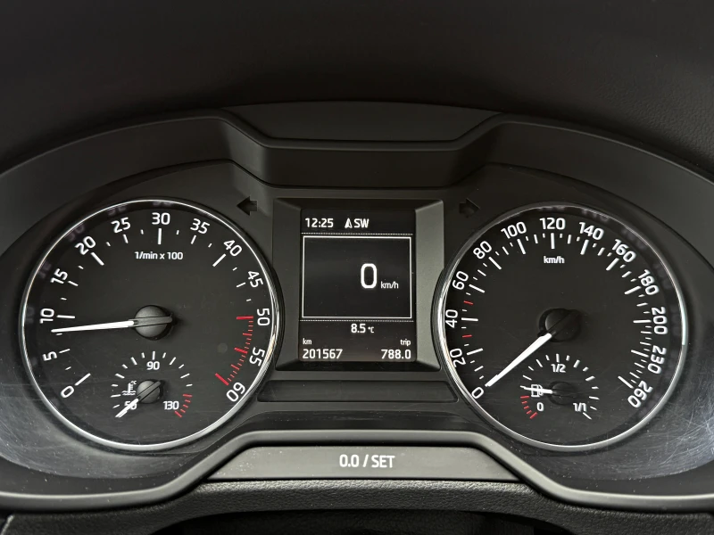 Skoda Octavia НАПЪЛНО ОБСЛУЖЕН * * * JOY* * * 110кс ПОДГРЕВ НАВИ, снимка 14 - Автомобили и джипове - 53053715