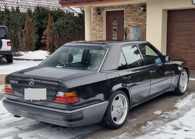 Mercedes-Benz 124 500E V8, снимка 5 - Автомобили и джипове - 53397119