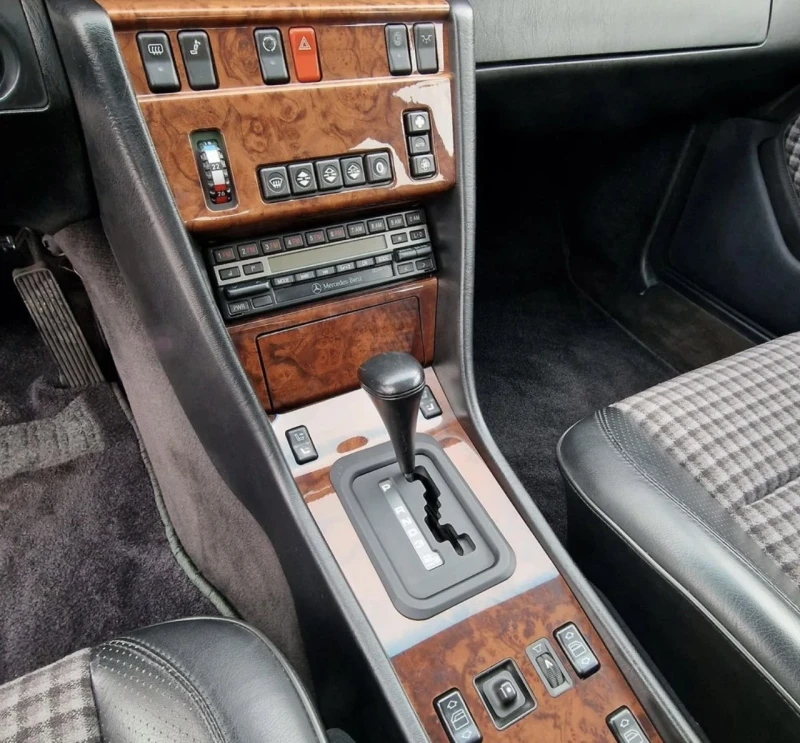 Mercedes-Benz 124 500E V8, снимка 12 - Автомобили и джипове - 53397119