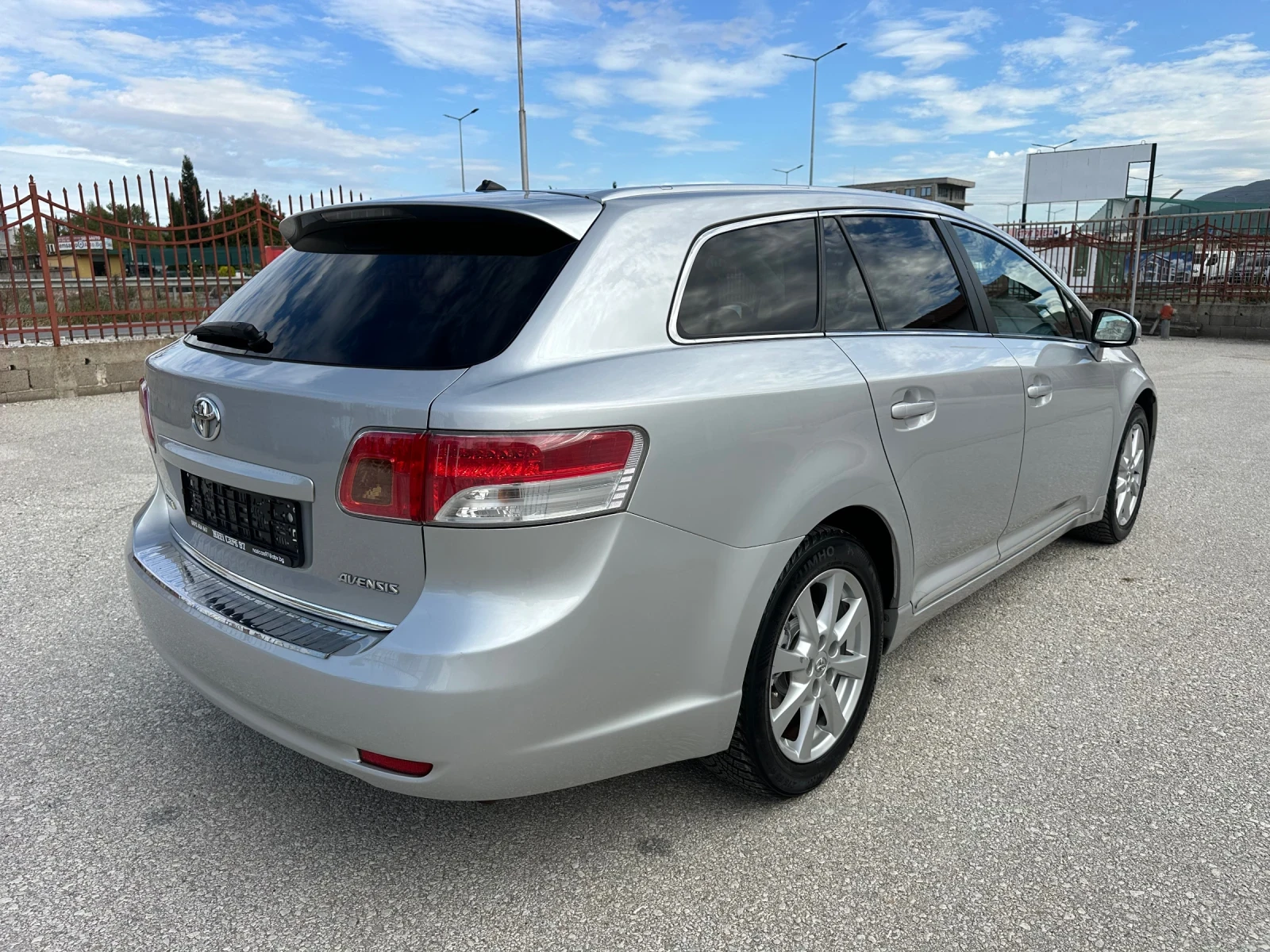 Toyota Avensis 2.2D4d/150кс/KEYLEs GO/EXECUTiVE/Навигация/Подгрев - изображение 5