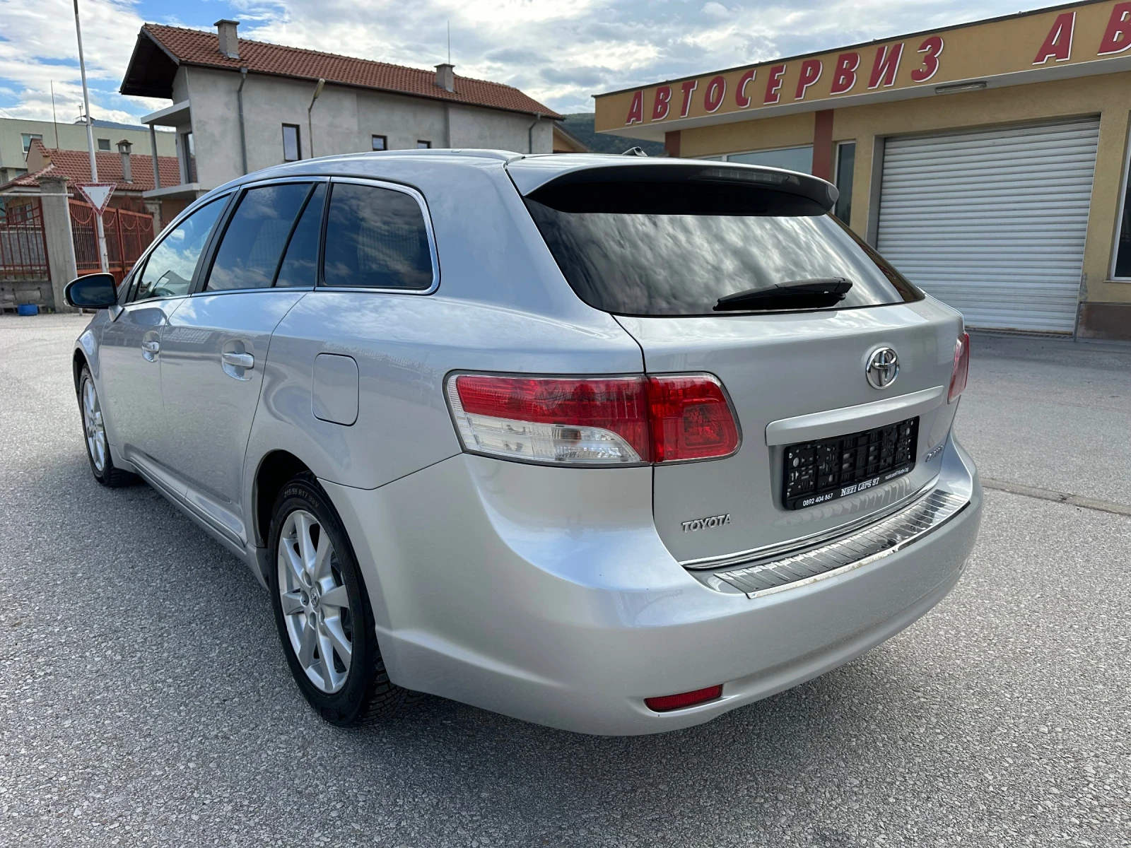 Toyota Avensis 2.2D4d/150кс/KEYLEs GO/EXECUTiVE/Навигация/Подгрев - изображение 6