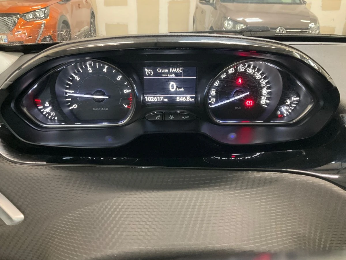 Peugeot 2008 1.2 PureTech Allure EURO 6 - изображение 5