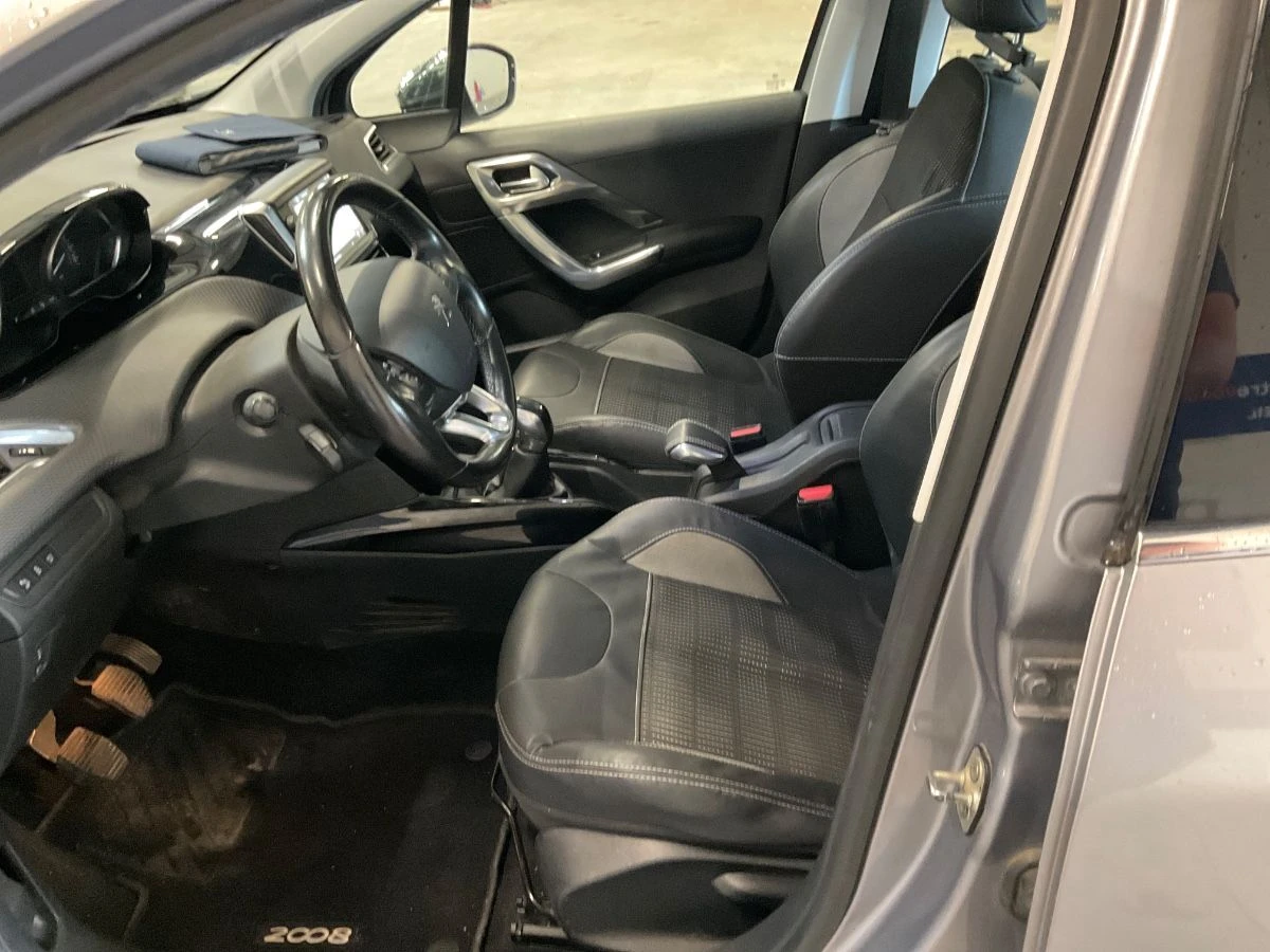 Peugeot 2008 1.2 PureTech Allure EURO 6 - изображение 3