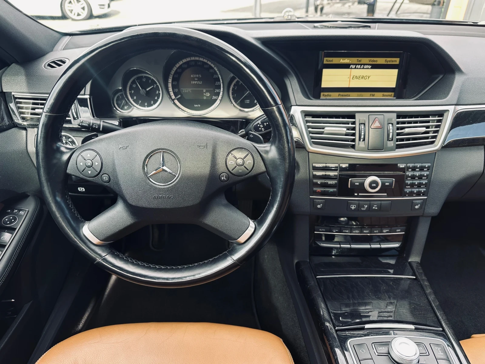 Mercedes-Benz E 500 AMG-пакет/4-matik/Distronic/Панорама/Камера | Mobile.bg — изображение 13