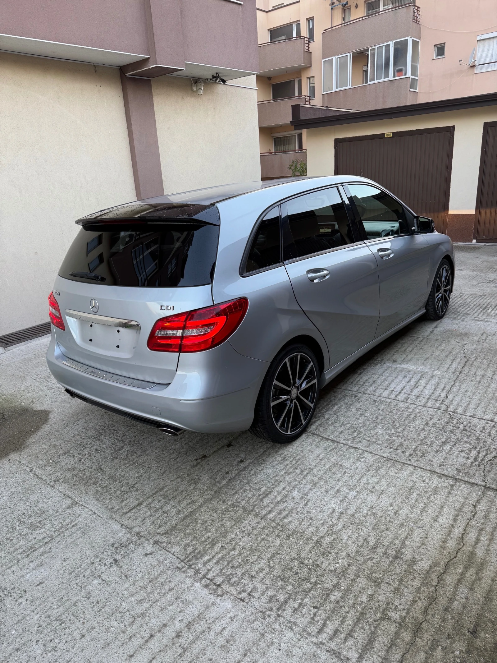 Mercedes-Benz B 220 AVTOMATIK - изображение 4