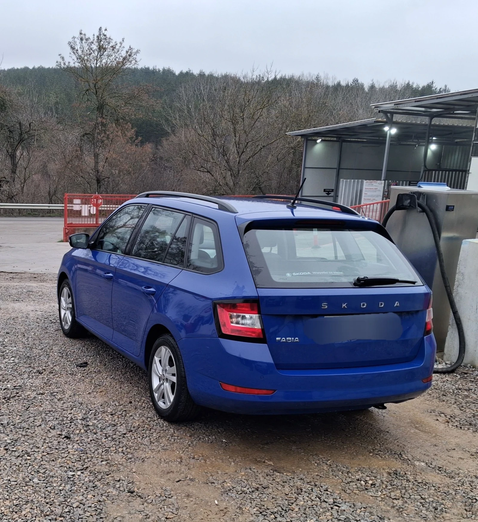 Skoda Fabia Като нов без следи на употреба  - изображение 4