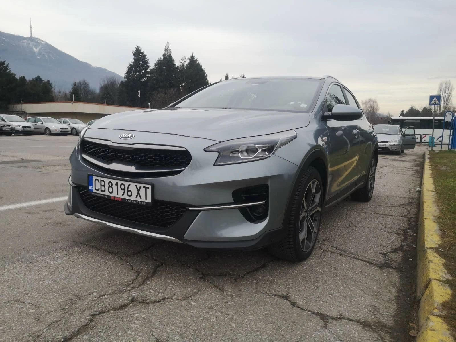 Kia XCeed 1.6 CRDI, снимка 2 - Автомобили и джипове - 54231116