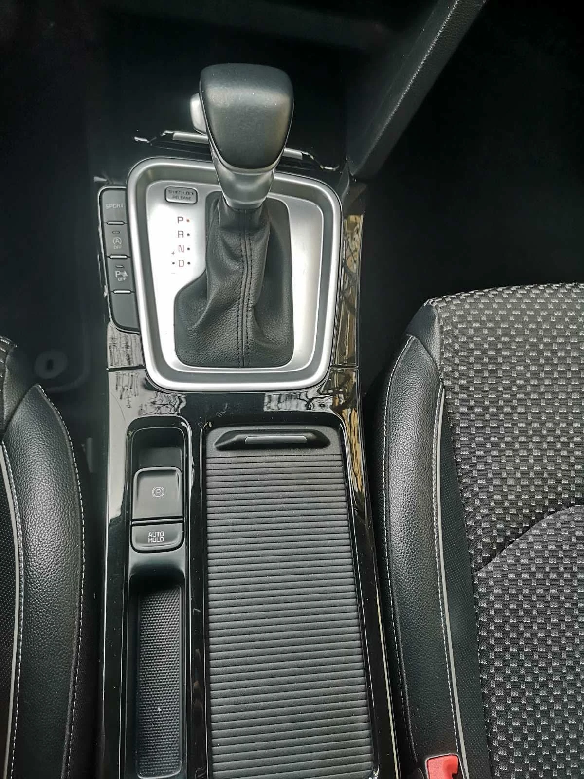 Kia XCeed 1.6 CRDI, снимка 10 - Автомобили и джипове - 54231116