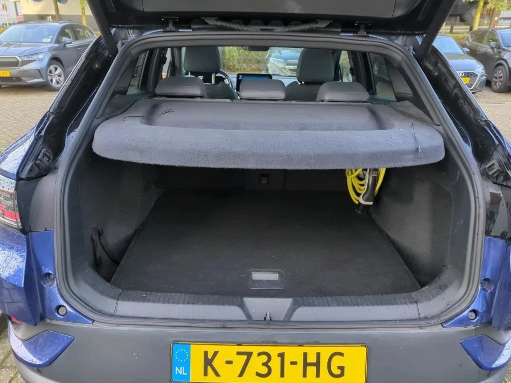 VW ID.4 1stMAX/82kw/Memory/360/Pano/Termo/HeadUp, снимка 11 - Автомобили и джипове - 54284647