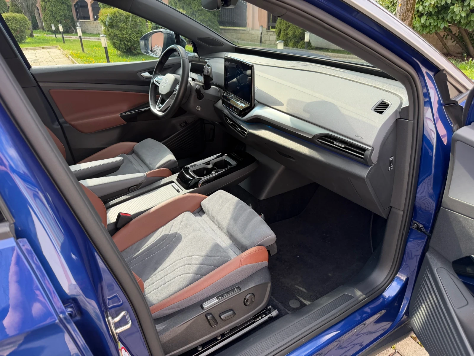 VW ID.4 1stMAX/82kw/Memory/360/Pano/Termo/HeadUp, снимка 10 - Автомобили и джипове - 54361556