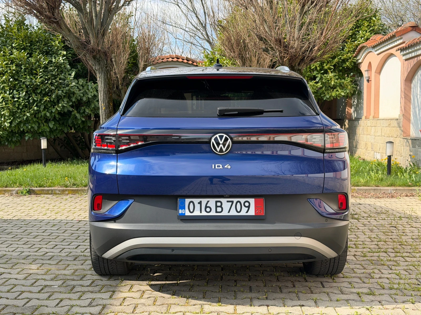 VW ID.4 1stMAX/82kw/Memory/360/Pano/Termo/HeadUp, снимка 6 - Автомобили и джипове - 54361556