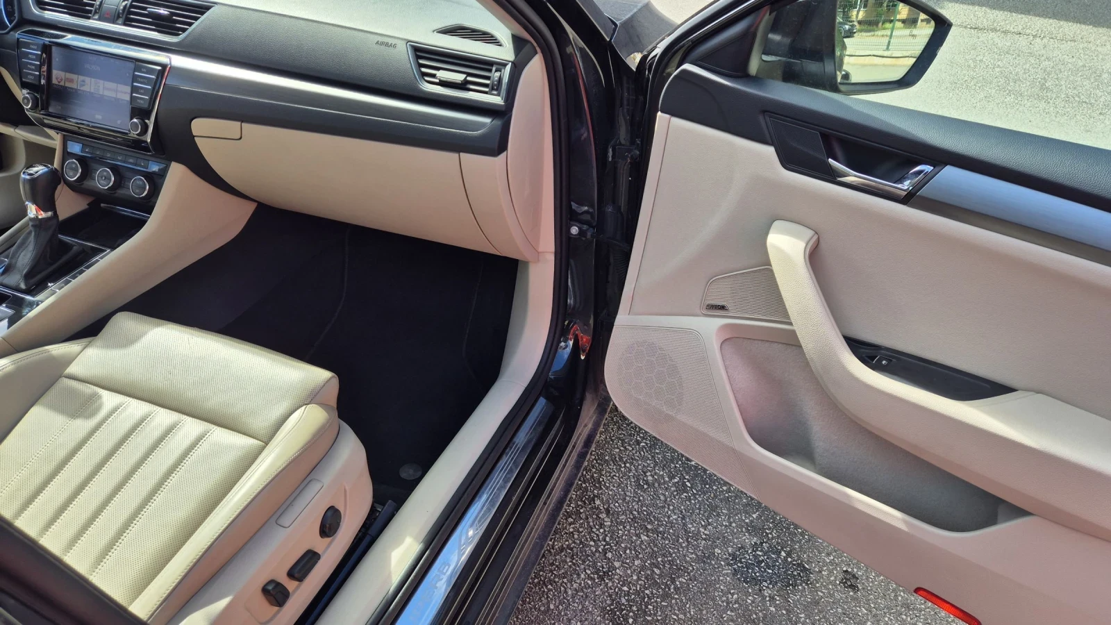 Skoda Superb 2.0 TDI, снимка 8 - Автомобили и джипове - 55557114