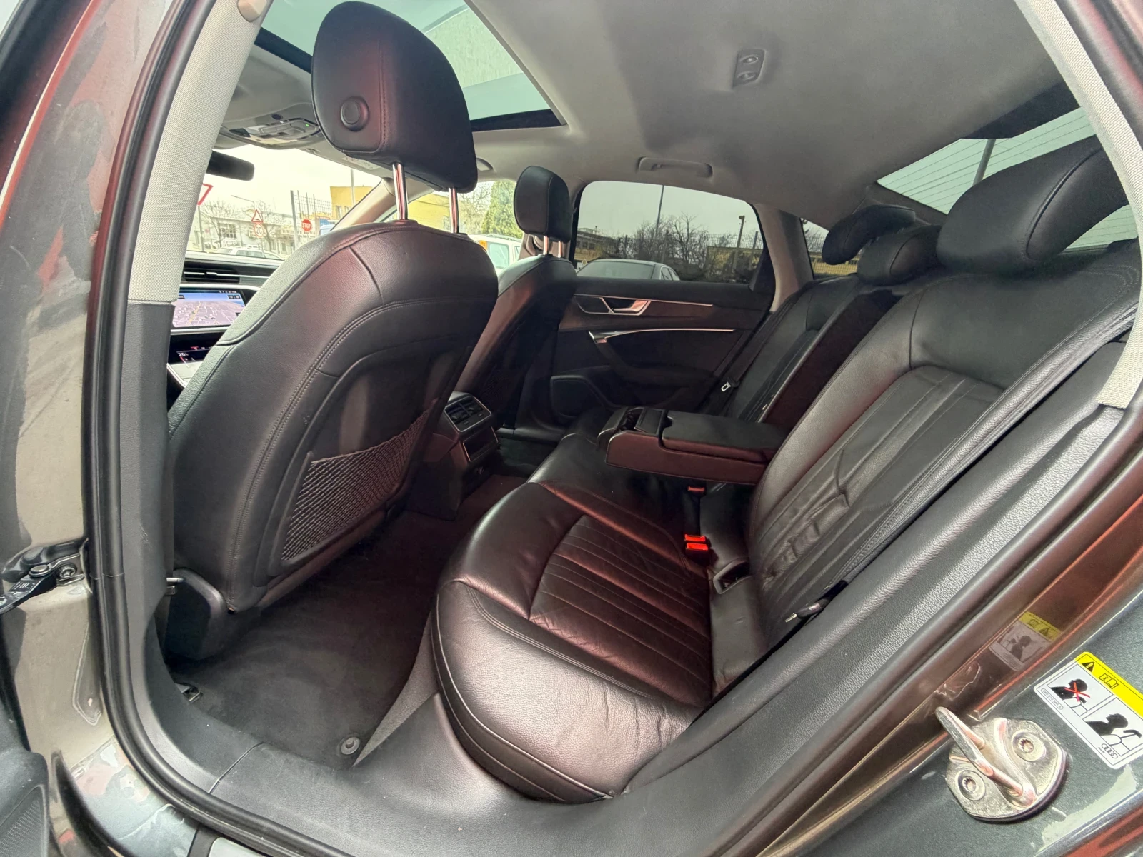 Audi A6 SLINE* PLUS* ПАНОРАМА* ДИГИТАЛ* LASSER* БАРТЕР, снимка 12 - Автомобили и джипове - 54965615