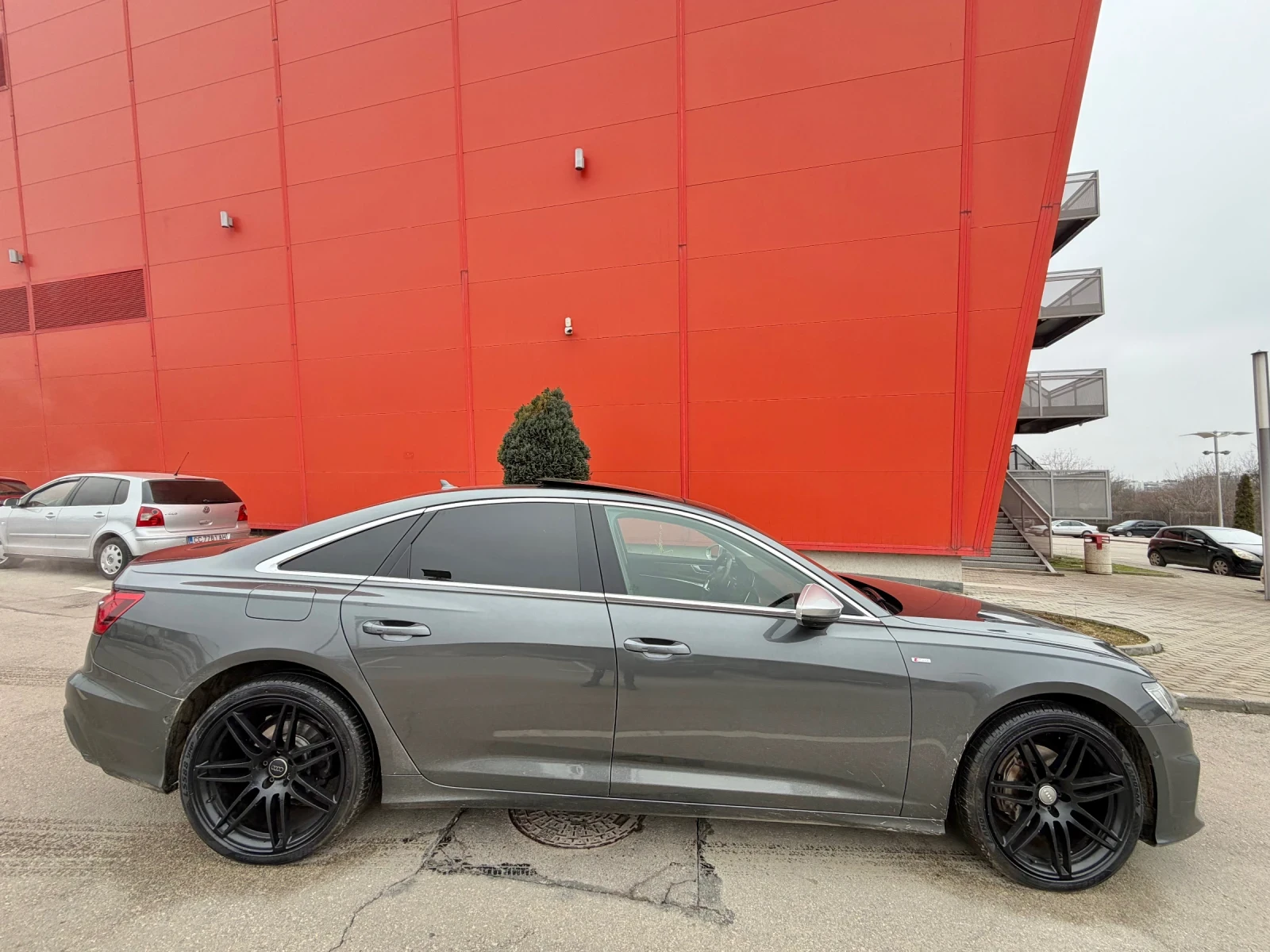 Audi A6 SLINE* PLUS* ПАНОРАМА* ДИГИТАЛ* LASSER* БАРТЕР, снимка 4 - Автомобили и джипове - 54965615