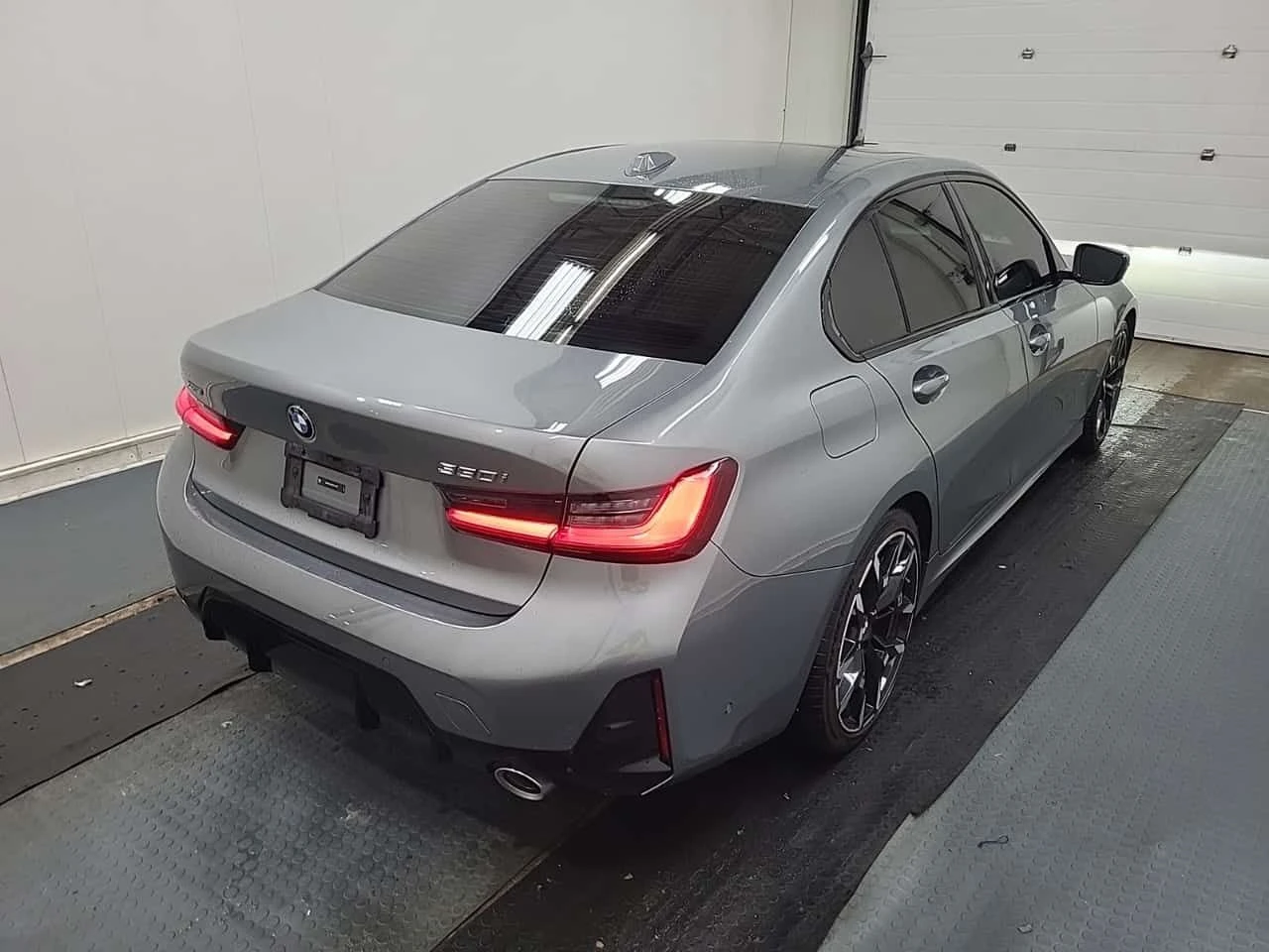 BMW 330 I XDRIVE / H&U / ���� �� �������� / 2 �����  | Mobile.bg � ����������� 3
