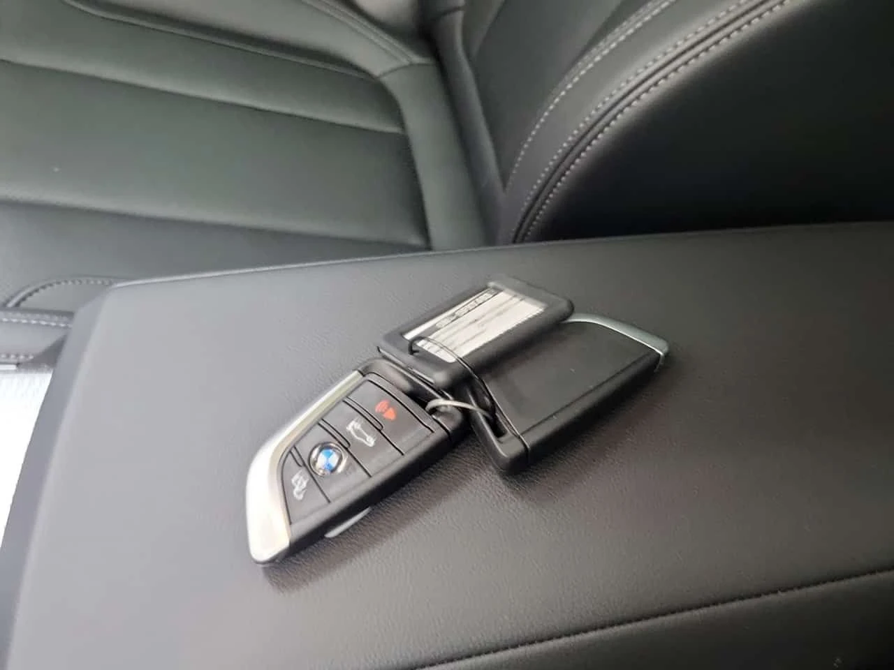 BMW 330 I XDRIVE / H&U / ���� �� �������� / 2 �����  | Mobile.bg � ����������� 9
