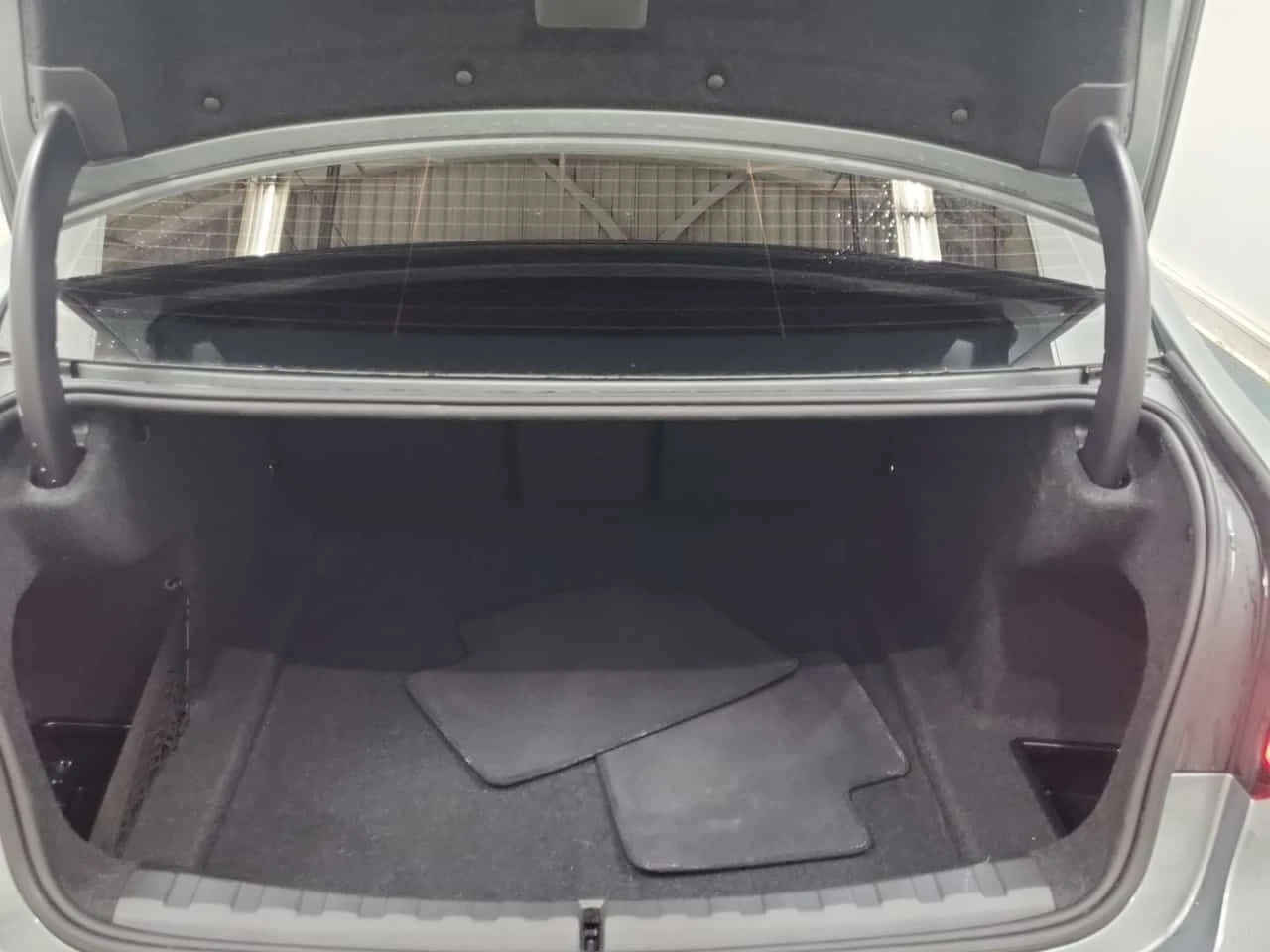 BMW 330 I XDRIVE / H&U / ���� �� �������� / 2 �����  | Mobile.bg � ����������� 6