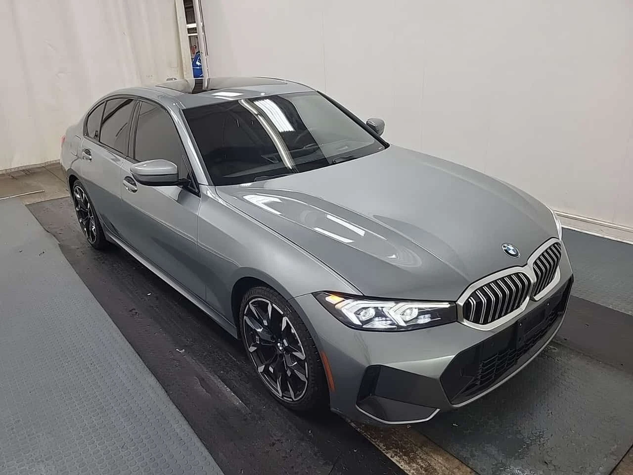 BMW 330 I XDRIVE / H&U / ���� �� �������� / 2 �����  | Mobile.bg � ����������� 2