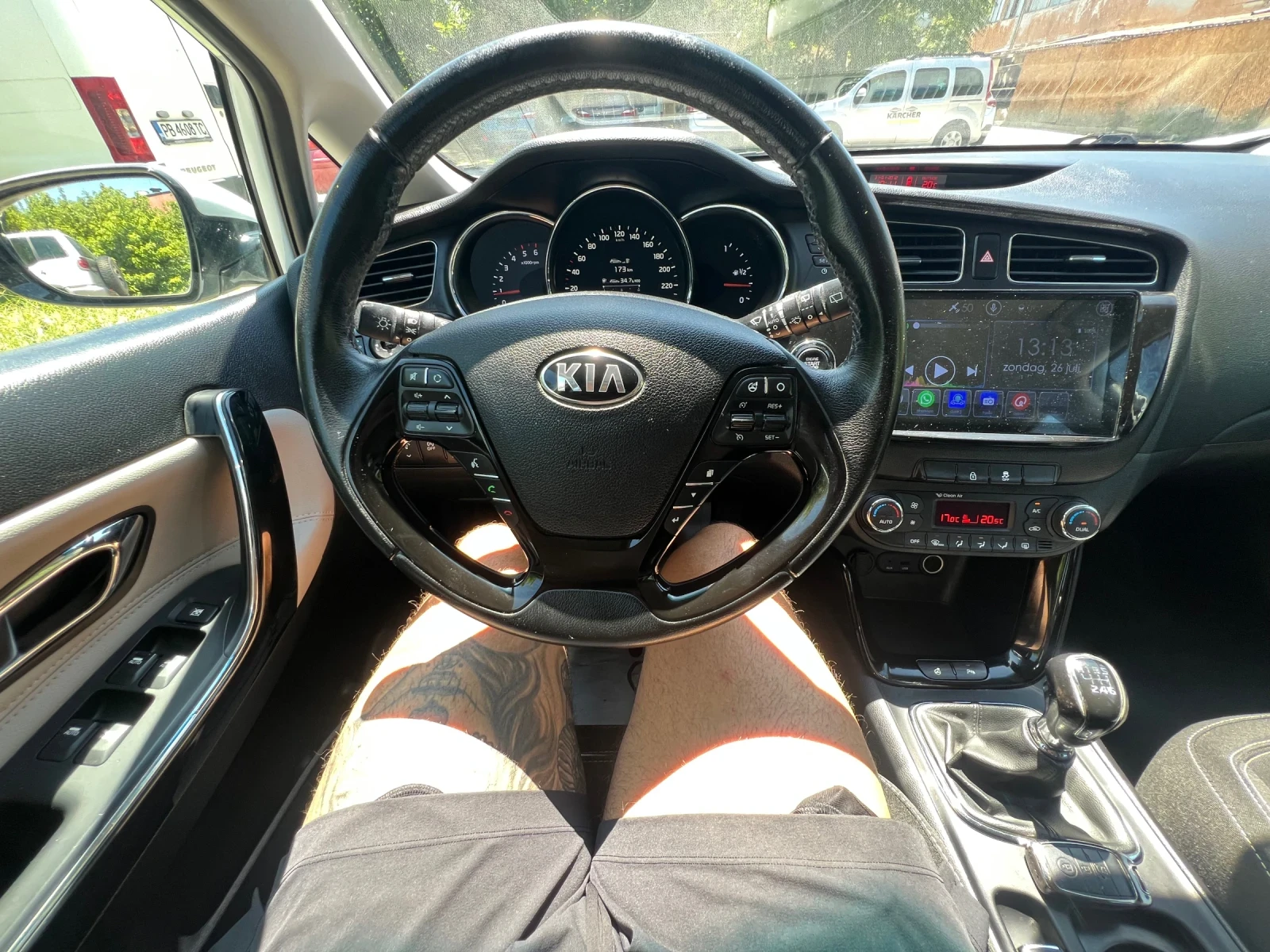Kia Ceed 1.6 CRDI, снимка 16 - Автомобили и джипове - 55431905