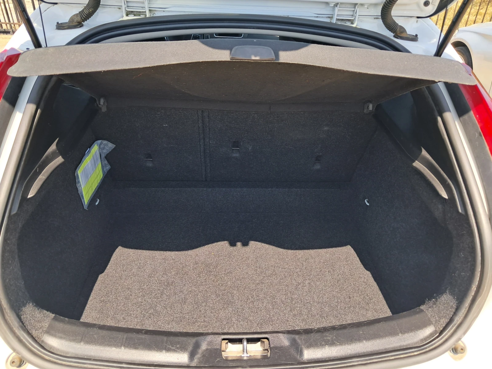 Volvo V40 D4 190кс АВТОМАТИК, снимка 14 - Автомобили и джипове - 55641506