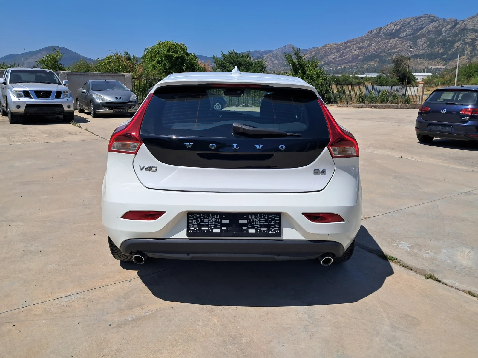 Volvo V40 D4 190кс АВТОМАТИК, снимка 6 - Автомобили и джипове - 55641506