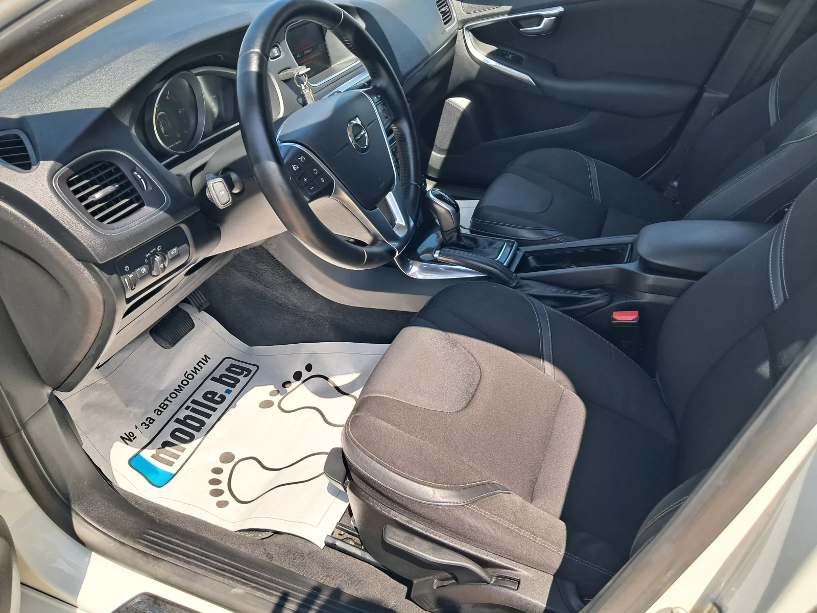 Volvo V40 D4 190кс АВТОМАТИК, снимка 9 - Автомобили и джипове - 55641506