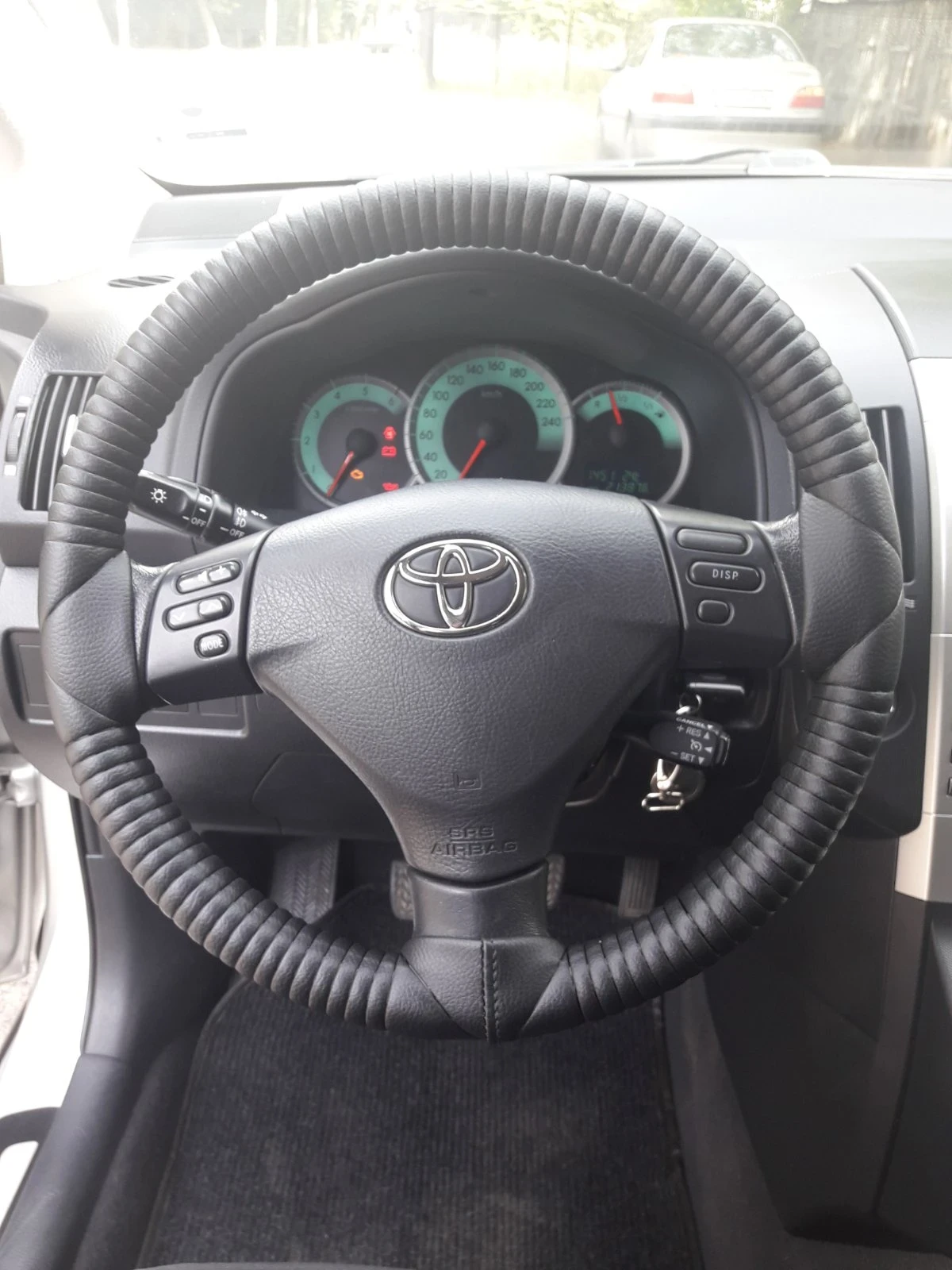 Toyota Corolla verso 2.2 136 к.с., снимка 4 - Автомобили и джипове - 56125034