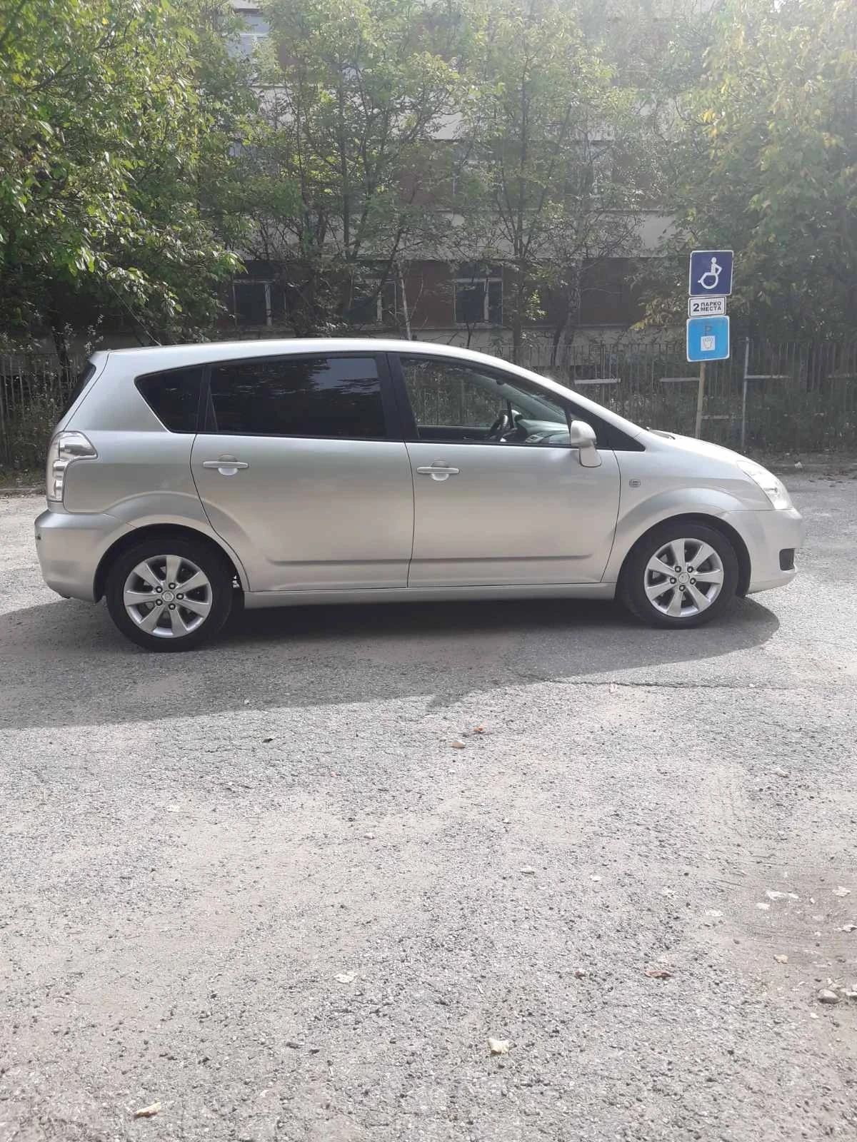 Toyota Corolla verso 2.2 136 к.с., снимка 3 - Автомобили и джипове - 56125034