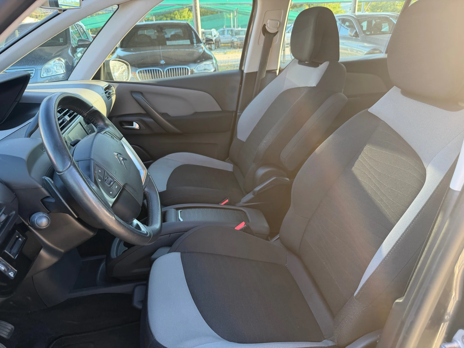 Citroen C4 Picasso, снимка 10 - Автомобили и джипове - 56132332