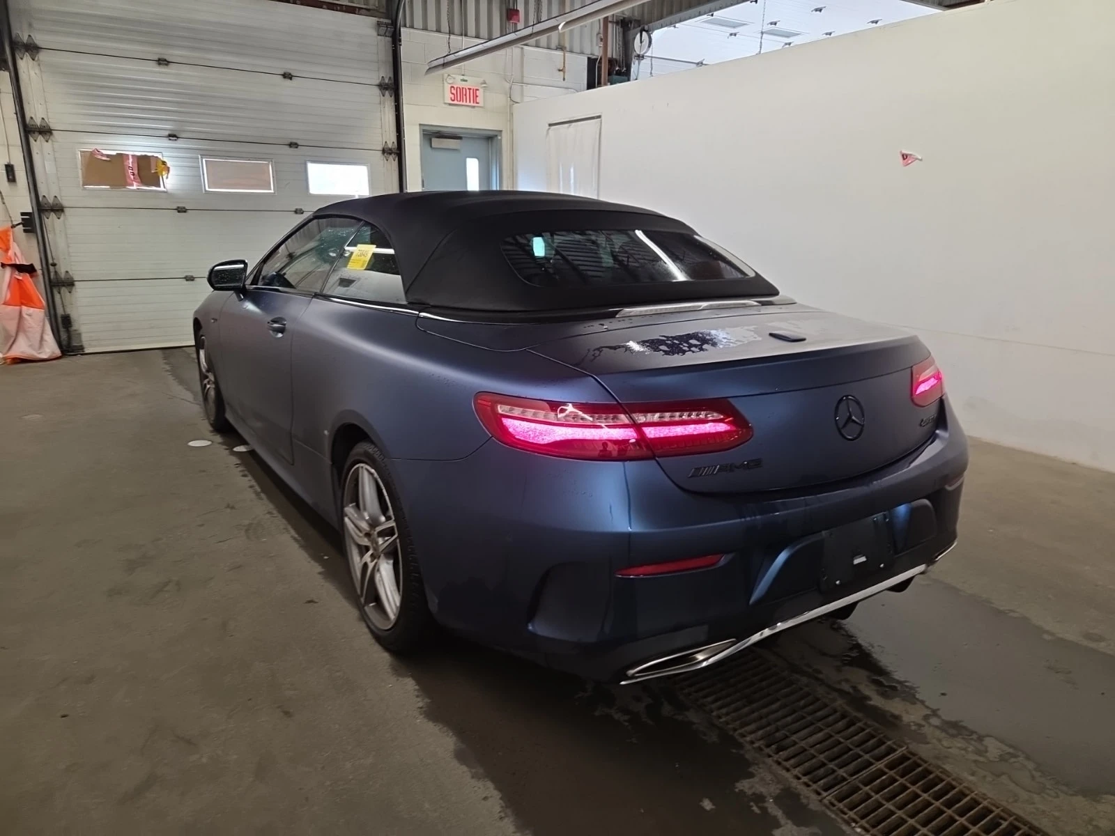 Mercedes-Benz E 400 * CARFAX * , снимка 4 - Автомобили и джипове - 56132393
